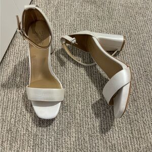 White Platform Heals, Like New
